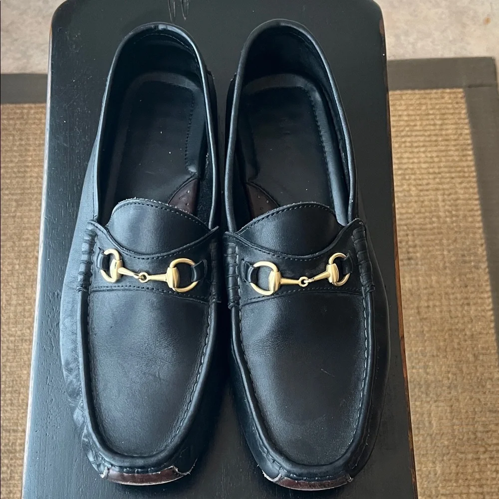 Gucci Black Leather Women's Horsebit Loafers with Gold Hardware - Picture 1 of 14